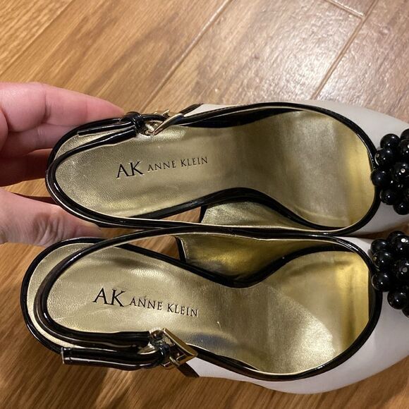 AK Anne Klein Akemani Ivory Black Beaded Slingback Peep Toe Heels (Size 9) - Picture 6 of 12